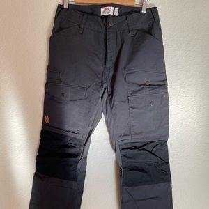 FJÄLL RÄVEN hiking cargo pants “mens vidda pro trouser”